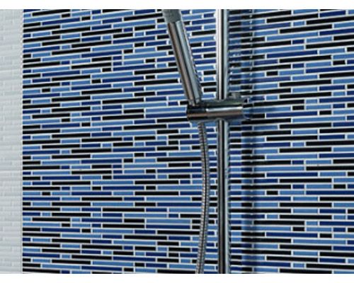 azulejos azules y negros